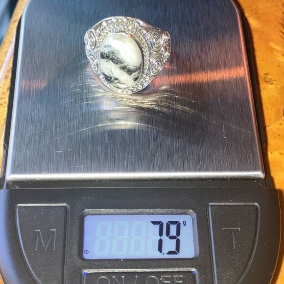 Genuine White Buffalo Sterling Silver Ring Size 7 - Picture 9 of 9